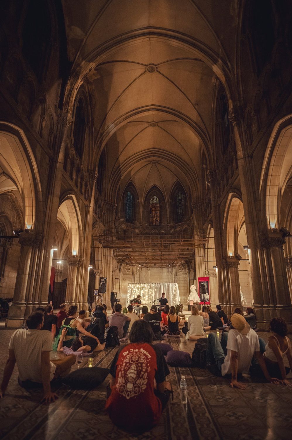 Templo Escondido del Museo Santa Felicitas con el público sentado